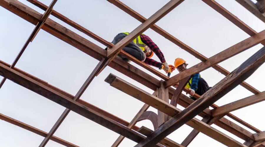 Professional gutter cleaning services in Eagleville, MO